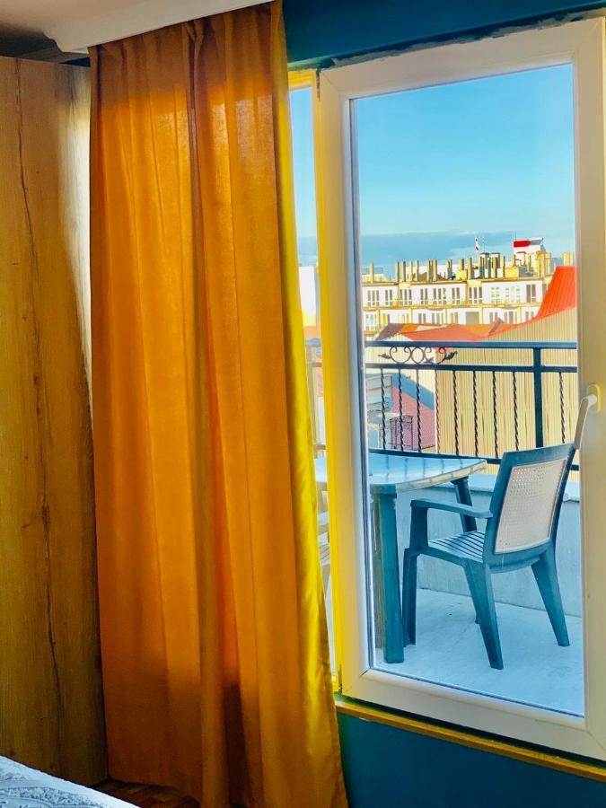 Mary'S Apartment Батумі Екстер'єр фото